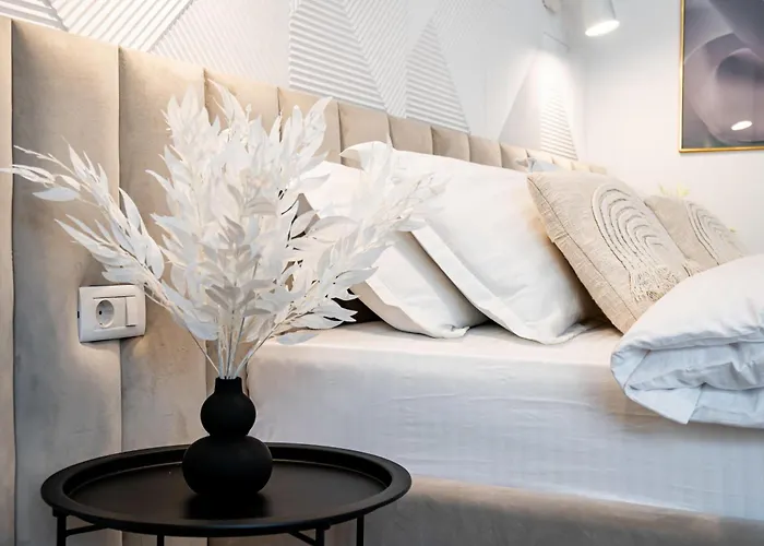 Διαμέρισμα Piata Natiunilor Unite Studios: Where Style Meets Bucharest's Pulse *