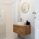Piata Natiunilor Unite Studios: Where Style Meets Bucharest's Pulse Апартаменти *