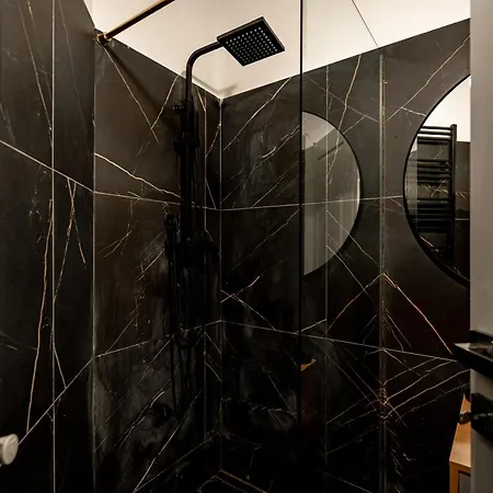 Piata Natiunilor Unite Studios: Where Style Meets Bucharest's Pulse Boekarest