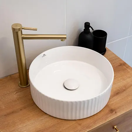 Piata Natiunilor Unite Studios: Where Style Meets Bucharest's Pulse * Boekarest