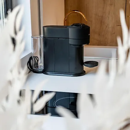 Piata Natiunilor Unite Studios: Where Style Meets Bucharest's Pulse * Boekarest