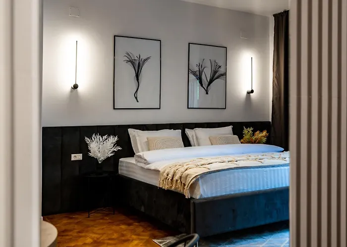 Piata Natiunilor Unite Studios: Where Style Meets Bucharest's Pulse *