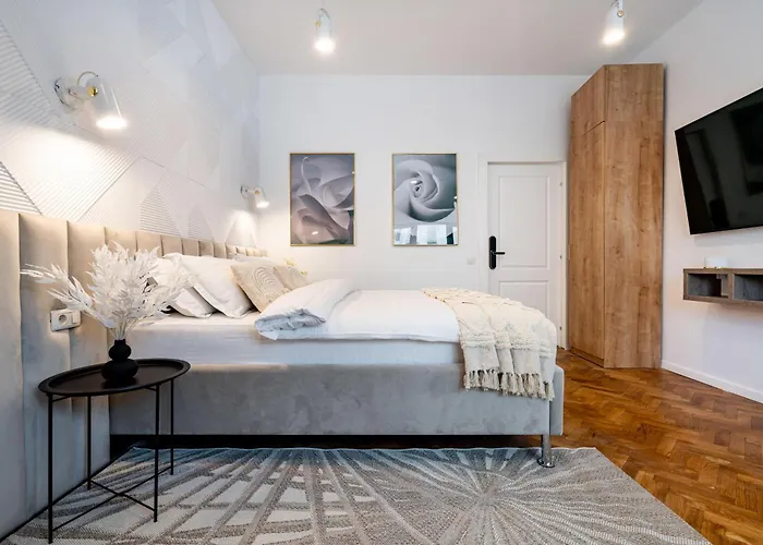 Piata Natiunilor Unite Studios: Where Style Meets Bucharest's Pulse