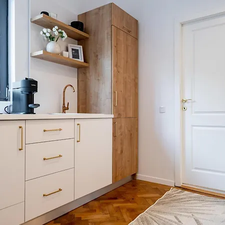 Piata Natiunilor Unite Studios: Where Style Meets Bucharest's Pulse * 布加勒斯特