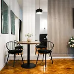 Piata Natiunilor Unite Studios: Where Style Meets Bucharest's Pulse Bucureşti