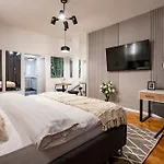Piata Natiunilor Unite Studios: Where Style Meets Bucharest's Pulse Bucureşti