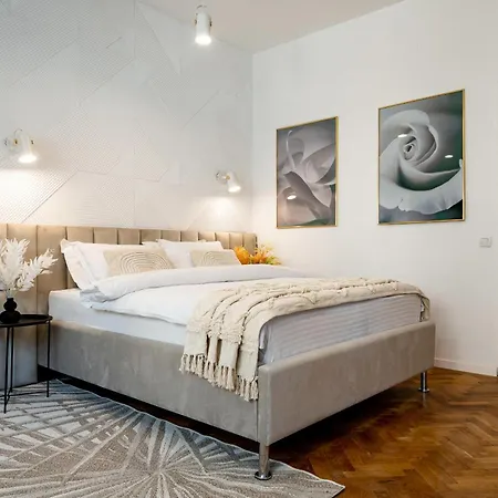 Lägenhet Piata Natiunilor Unite Studios: Where Style Meets Bucharest's Pulse *