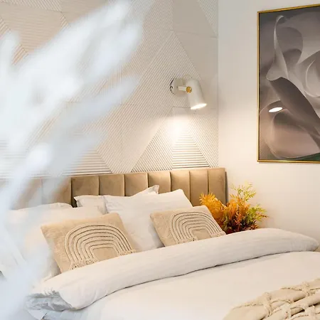 Piata Natiunilor Unite Studios: Where Style Meets Bucharest's Pulse Bukareszt
