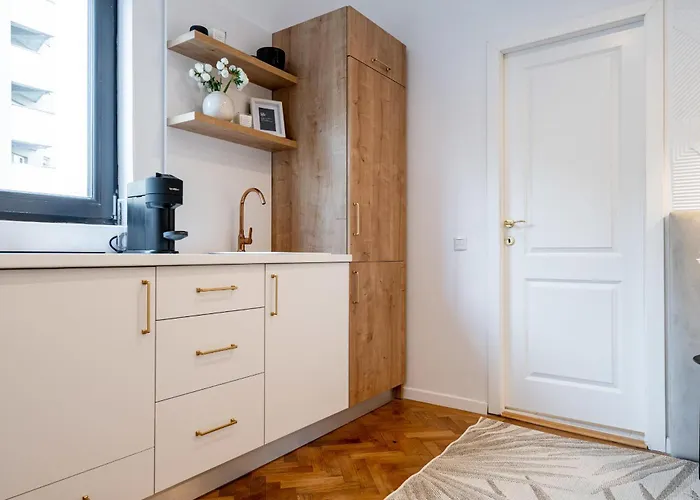 Piata Natiunilor Unite Studios: Where Style Meets Bucharest's Pulse * Bukareszt